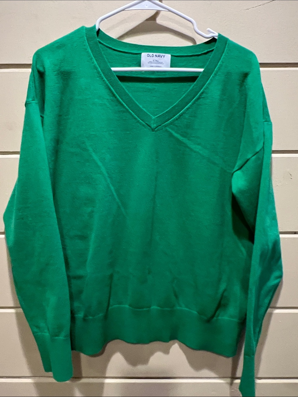 Old Navy Women's V-Neck Sweater in Green